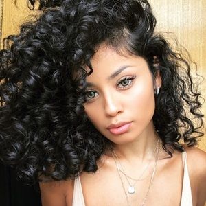 Meet your Posher, Clarissa